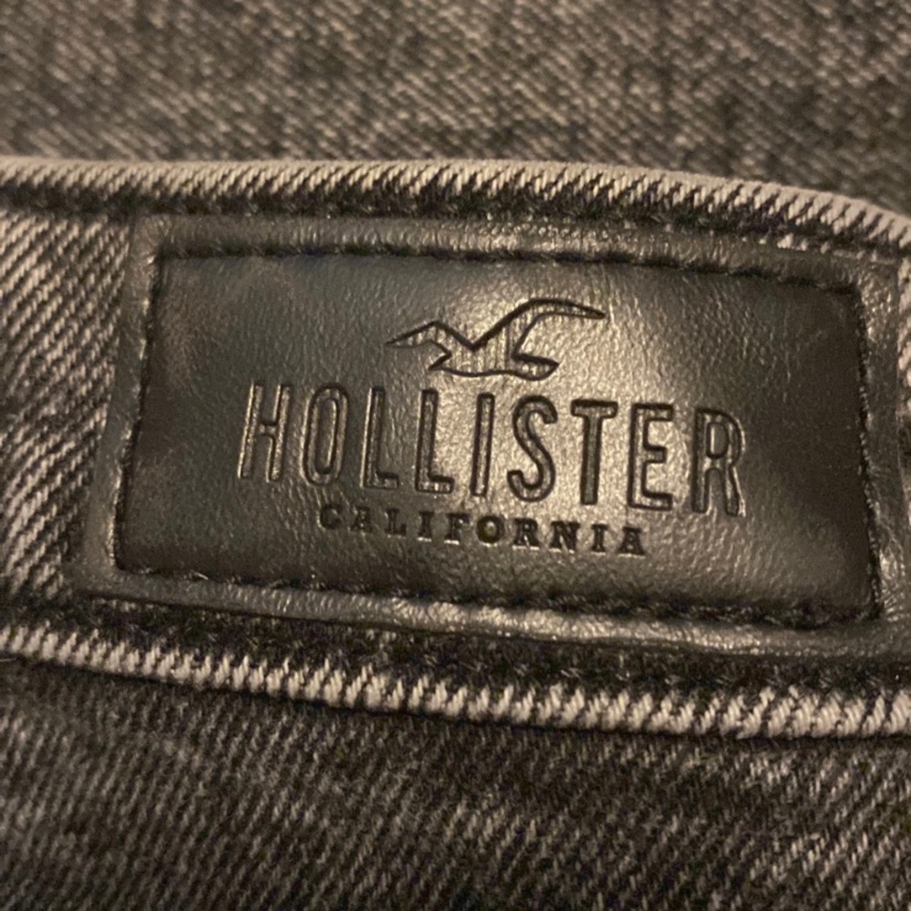 Hollister Curvy High-Rise Mom Jeans Regular - Picture 4 of 4